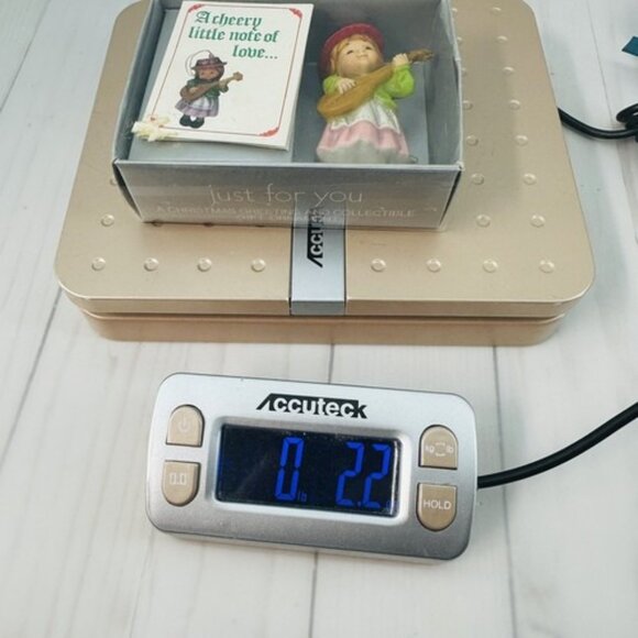 1983 Girl Playing Mandolin Music Instrument Christmas Ornament - Picture 13 of 13